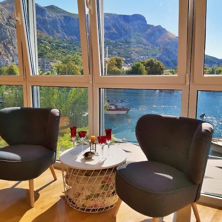 Apartment Lora Omis Bagian luar foto