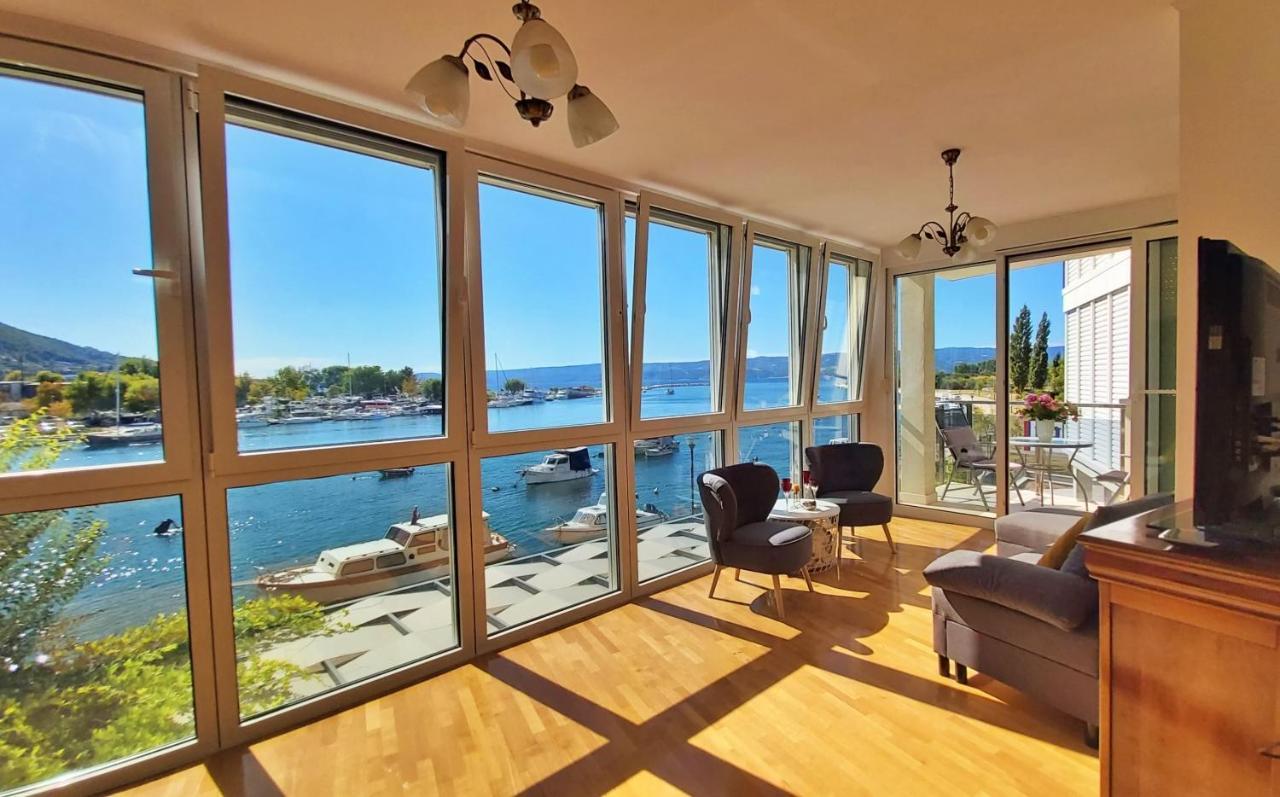 Apartment Lora Omis Bagian luar foto