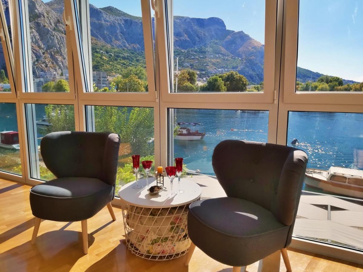 Apartment Lora Omis Bagian luar foto
