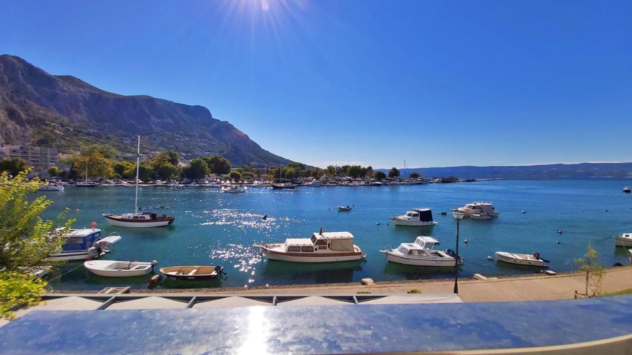 Apartment Lora Omis Bagian luar foto